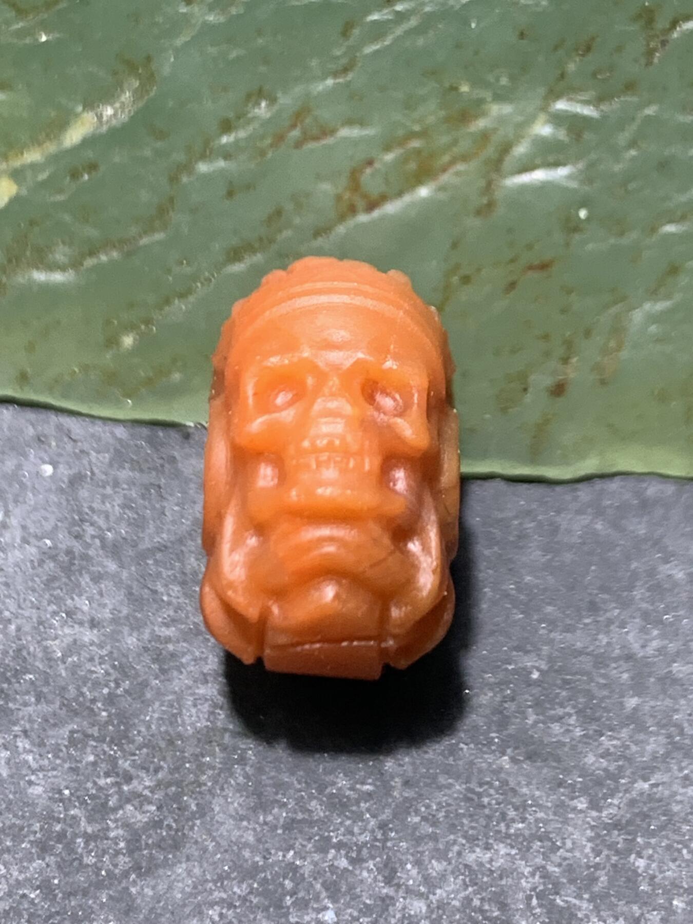 精美川料柿子红南红玛瑙雕刻骷髅酋长扣一个