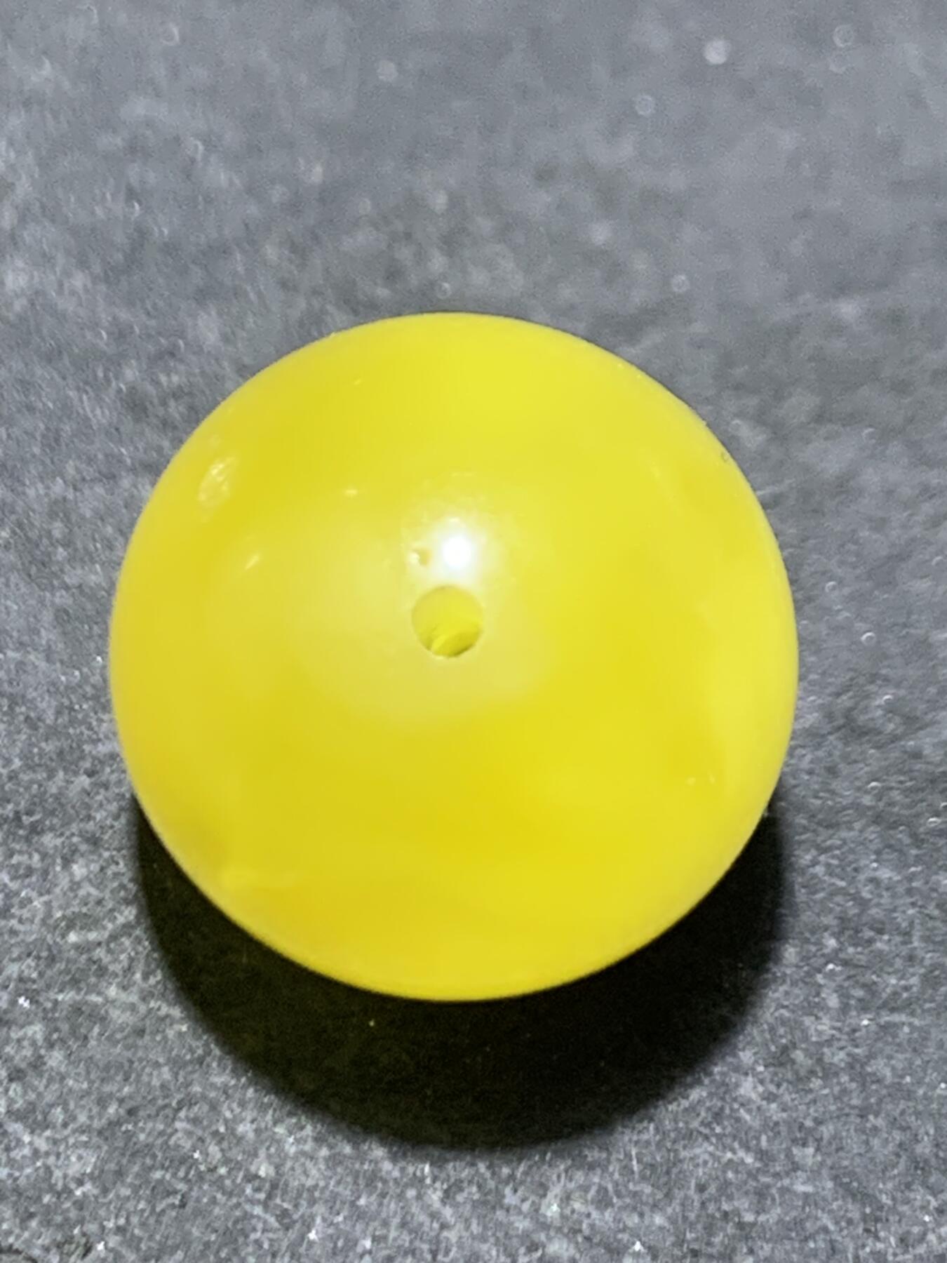 天然乌克兰原矿蜜蜡通货圆珠一颗，