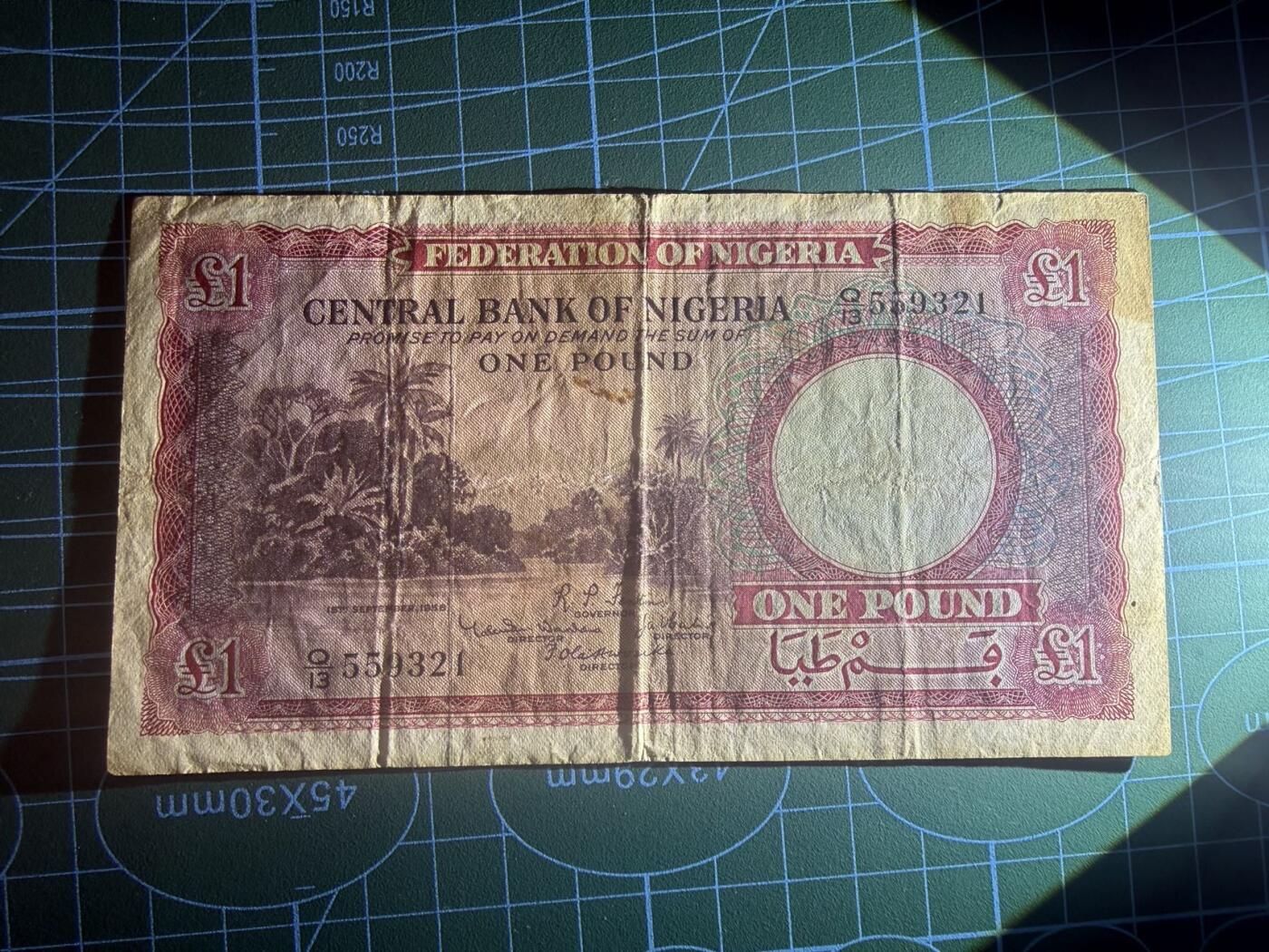 【炜奕收藏】，第五十三期 1958年尼日利亚1镑，品相如图，号码无47