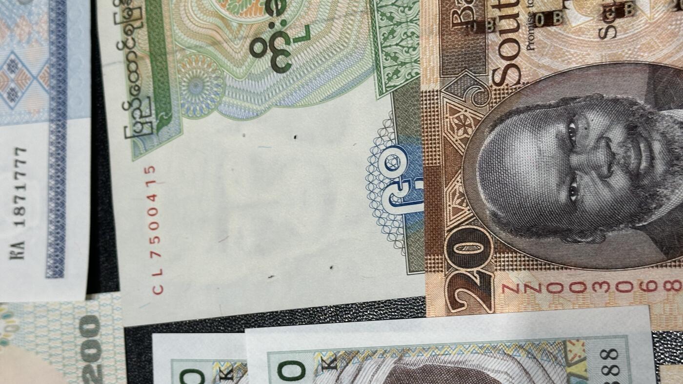 《外钞收藏家》第五百九十四期（畅拍场）（本平台长期征集拍品、欢迎藏友们联系合作） 多张精美纸币和塑料钞一起大部份全新 个别有瑕疵