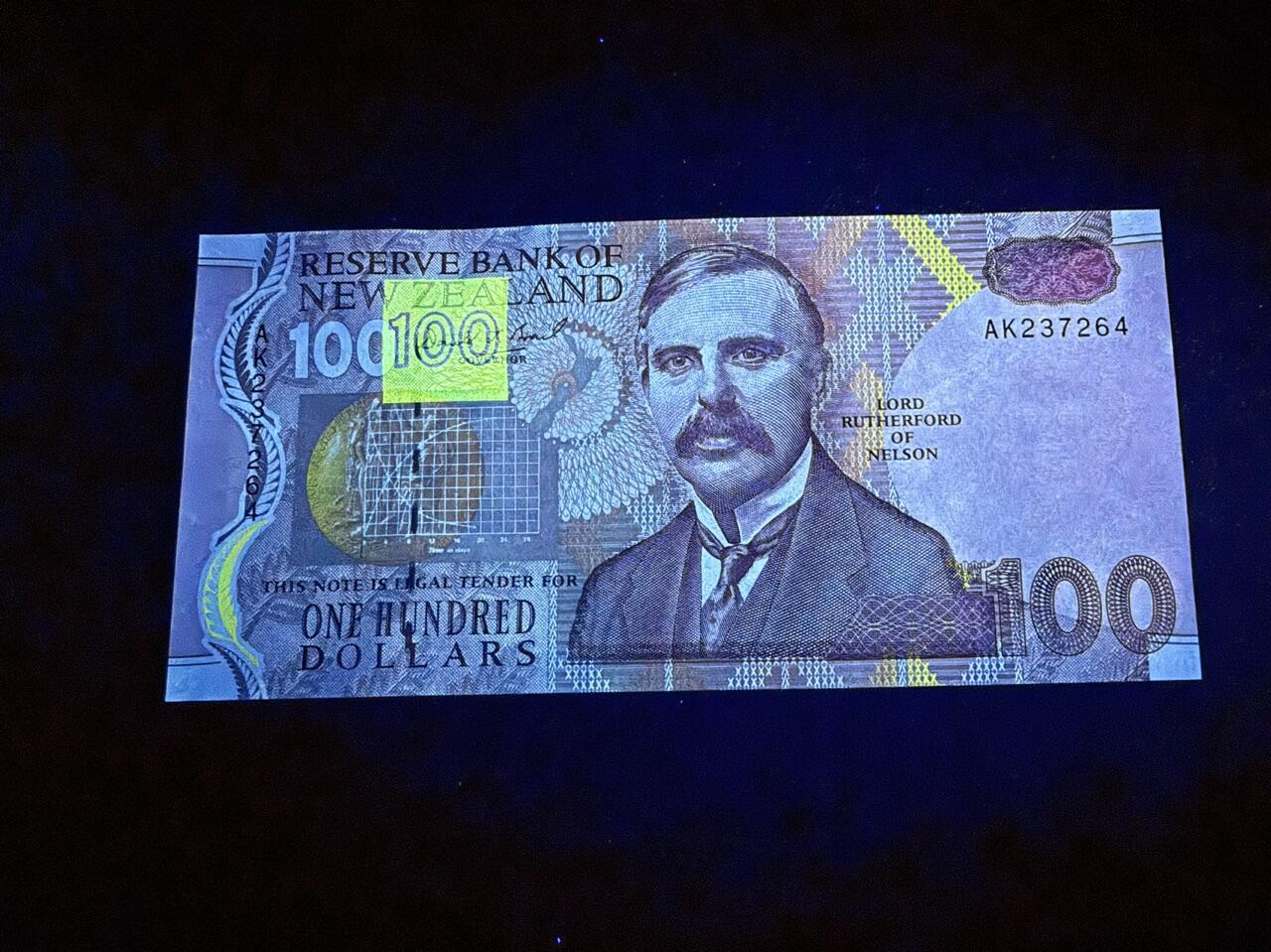 第14期 库存低价起拍 新西兰1992年100 全新unc