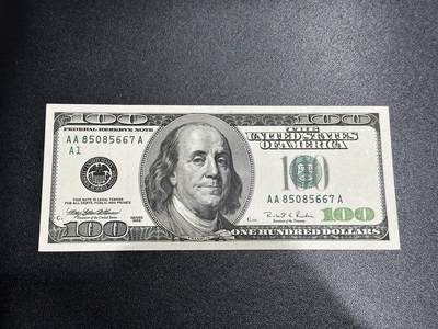 《外钞收藏家》第五百九十四期（畅拍场）（本平台长期征集拍品、欢迎藏友们联系合作） - 1996年美国大头版100美元 AAA冠  UNC- 有瑕疵