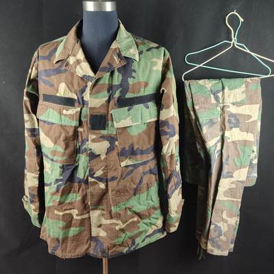 0元起拍勋章 第319期 咸鱼国勋章拍卖专场 12月17日（周三）下午6：00开始 - 美国陆军 四从迷彩一套 胸围118 肩宽46 衣长80 袖长63 腰围92 裤长116