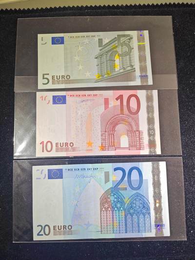 欧盟纸币 2002版 5-10-20欧 小套三张 非全新好品（5欧和10欧基本全新） - 欧盟纸币 2002版 5-10-20欧 小套三张 非全新好品（5欧和10欧基本全新）