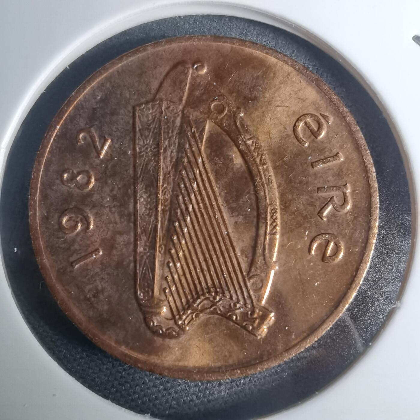 沼泽如烟--第935场 爱尔兰1982年2便士