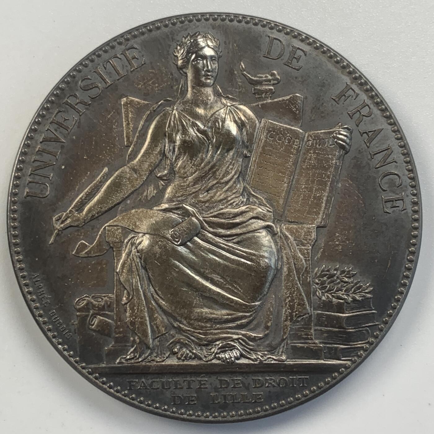 掌中浮雕-藏着的欧洲第046场 1894年法国里尔法学院颁发的银质奖章，45.5mm，50.3g，大师DUBOIS作品，品相包浆好