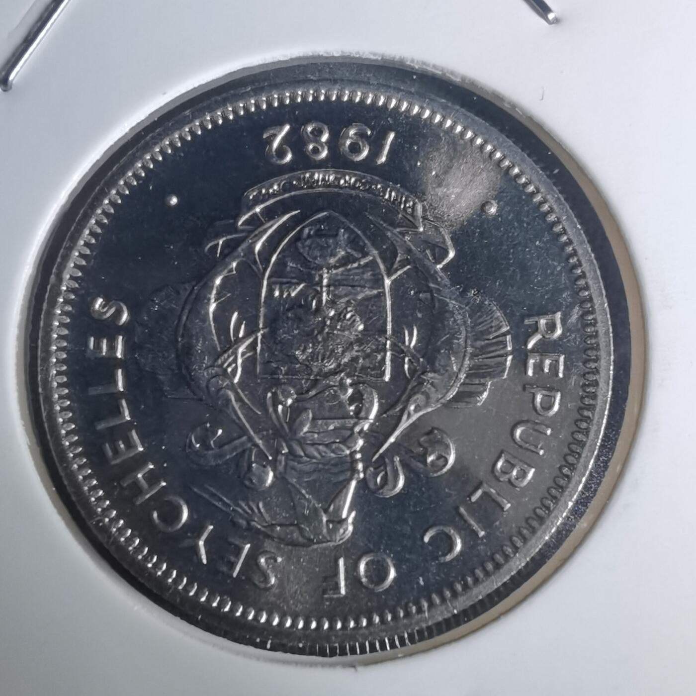 沼泽如烟--第935场 塞舌尔1982年1卢比