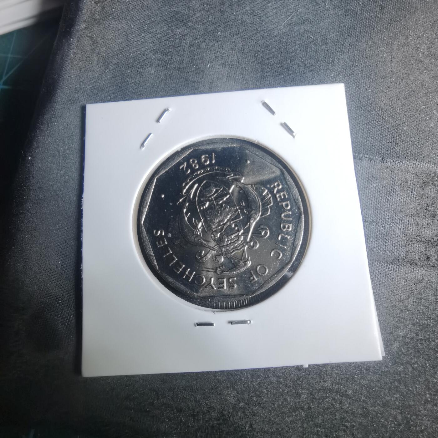 沼泽如烟--第935场 塞舌尔1982年五卢比