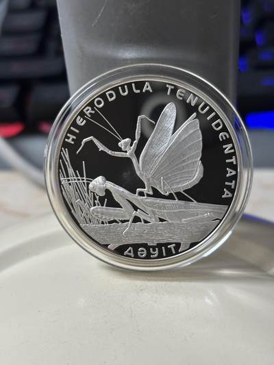 第186期拍卖 - 哈萨克斯坦2012年昆虫动物系列螳螂1盎司纪念银币，925银，发行4000枚