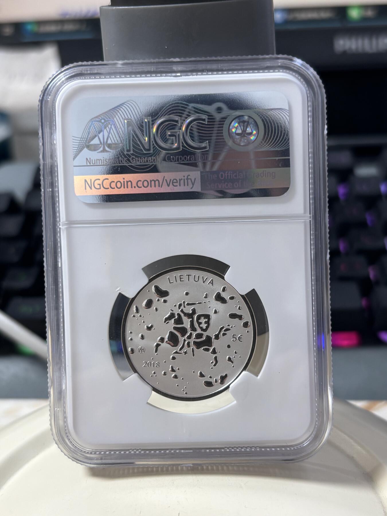 第186期拍卖 获奖立陶宛2018年传统庆典仲夏夜纪念银币NGC-PF70，925银，12.44克，发行3000枚，获2020年克劳斯年度最佳银币大奖