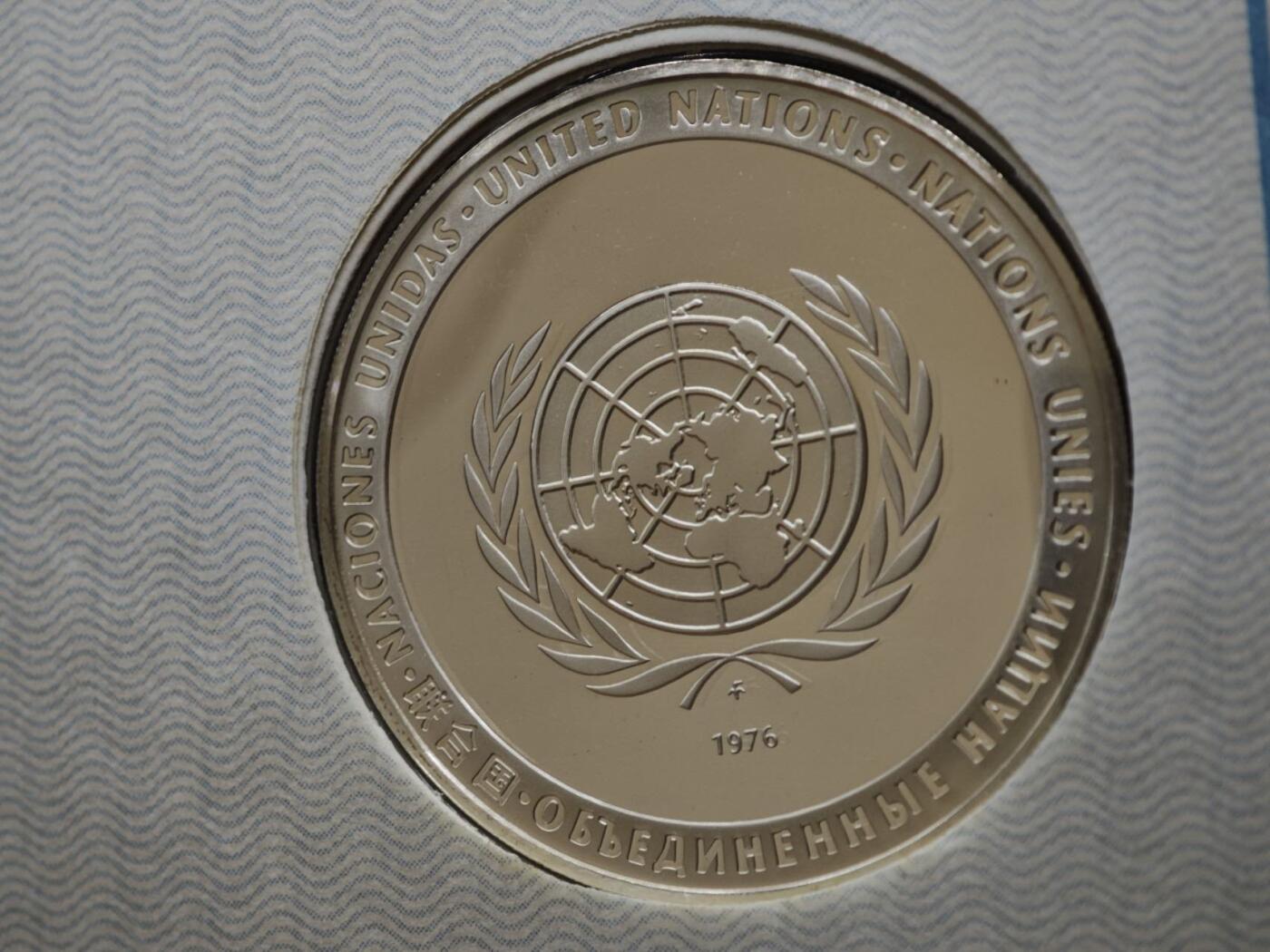 【淘币小摊】实时拍第八百三十拍   银币套币场   满百包邮可预留二周 每周一统一发货   联合国精制银章重20克925银银价260