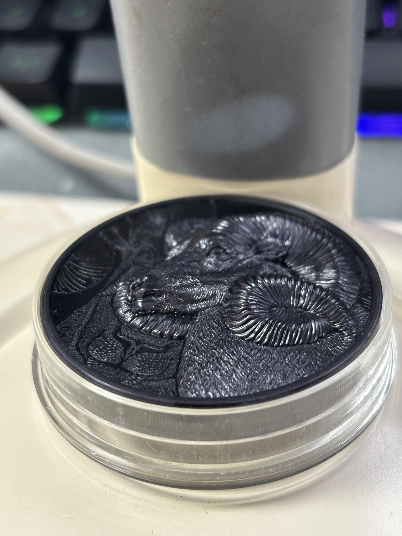 第186期拍卖 蒙古2022年大自然盘羊5盎司高浮雕黑色纪念银币无盒无证书，999银，发行500枚