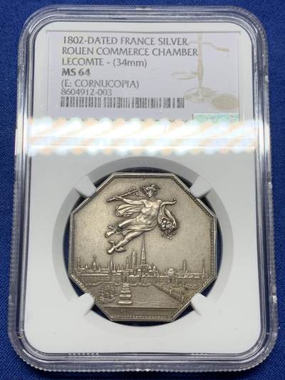 《竞宝斋》第448场 周日，周一，2场连拍 （全场包邮） - NGC MS64 高分 法国诺曼底鲁昂商会飞天墨丘利八角代用币银章，9世纪著名雕刻师LECOMTE F作品，经典设计，墨丘利手持商业双蛇杖和聚宝盆，飞翔在鲁昂市和港口上空，美丽的城市景观尽收眼底。