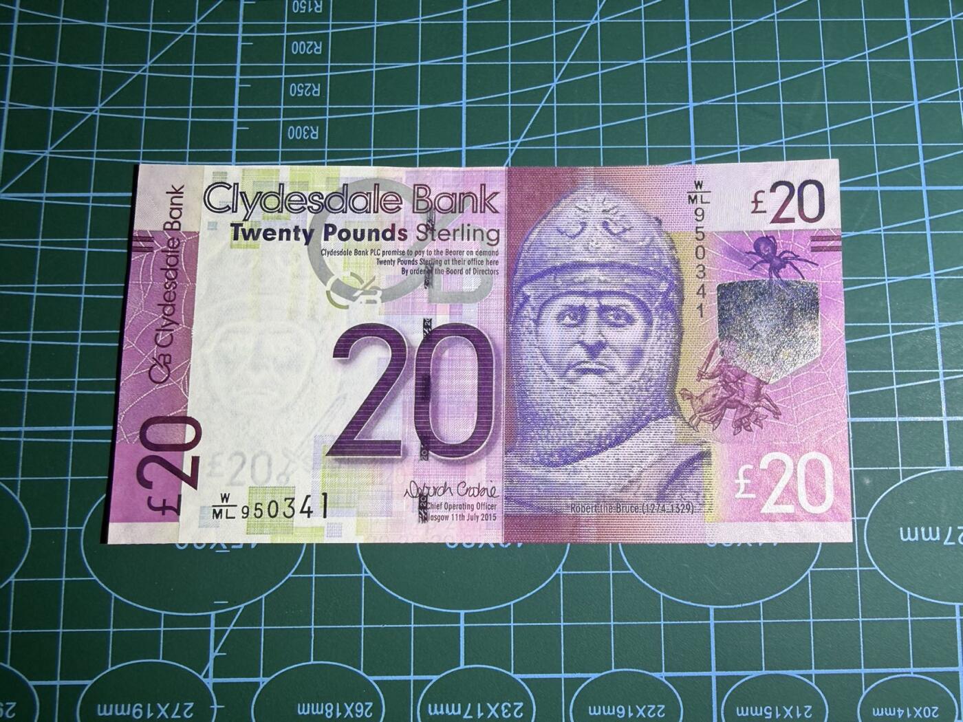 【炜奕收藏】，第五十三期 2015年苏格兰克莱斯戴尔银行20镑，UNC-品相，有潮斑