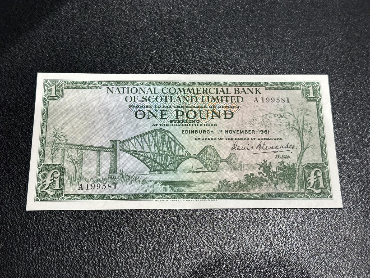《外钞收藏家》第五百九十四期（畅拍场）（本平台长期征集拍品、欢迎藏友们联系合作） 1981年苏格兰国民商业银行1镑 有折 品相如图