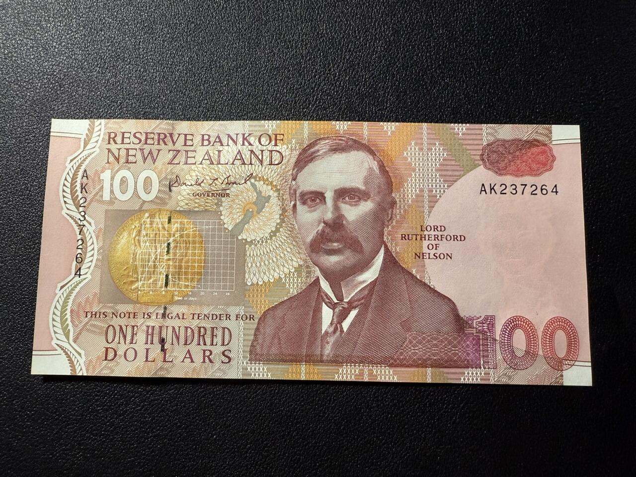 第14期 库存低价起拍 新西兰1992年100 全新unc