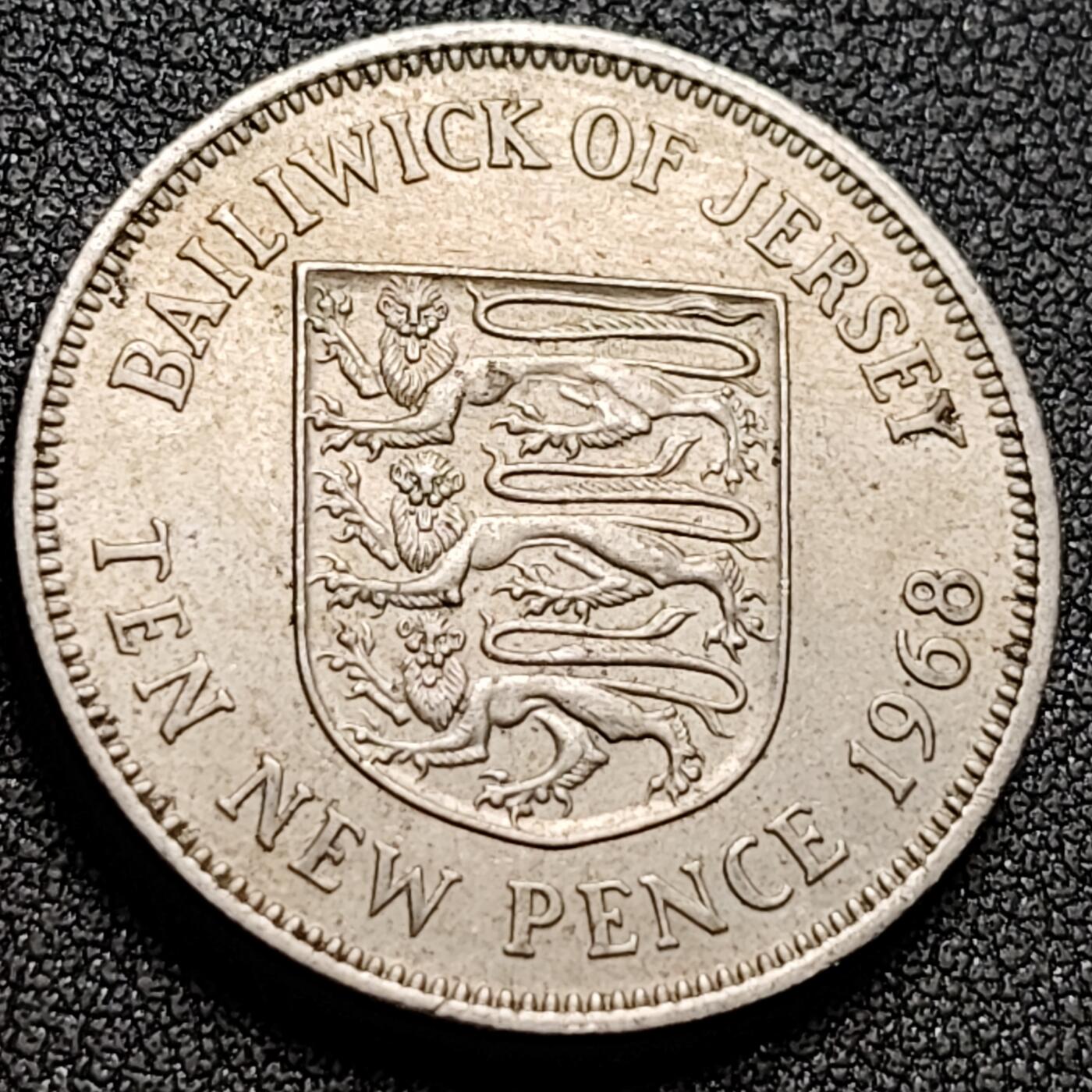 泉币菌-第147场-精品福利场 英属泽西10便士铜镍硬币1968年 首发年 28.5毫米11.3克 英女王 三狮