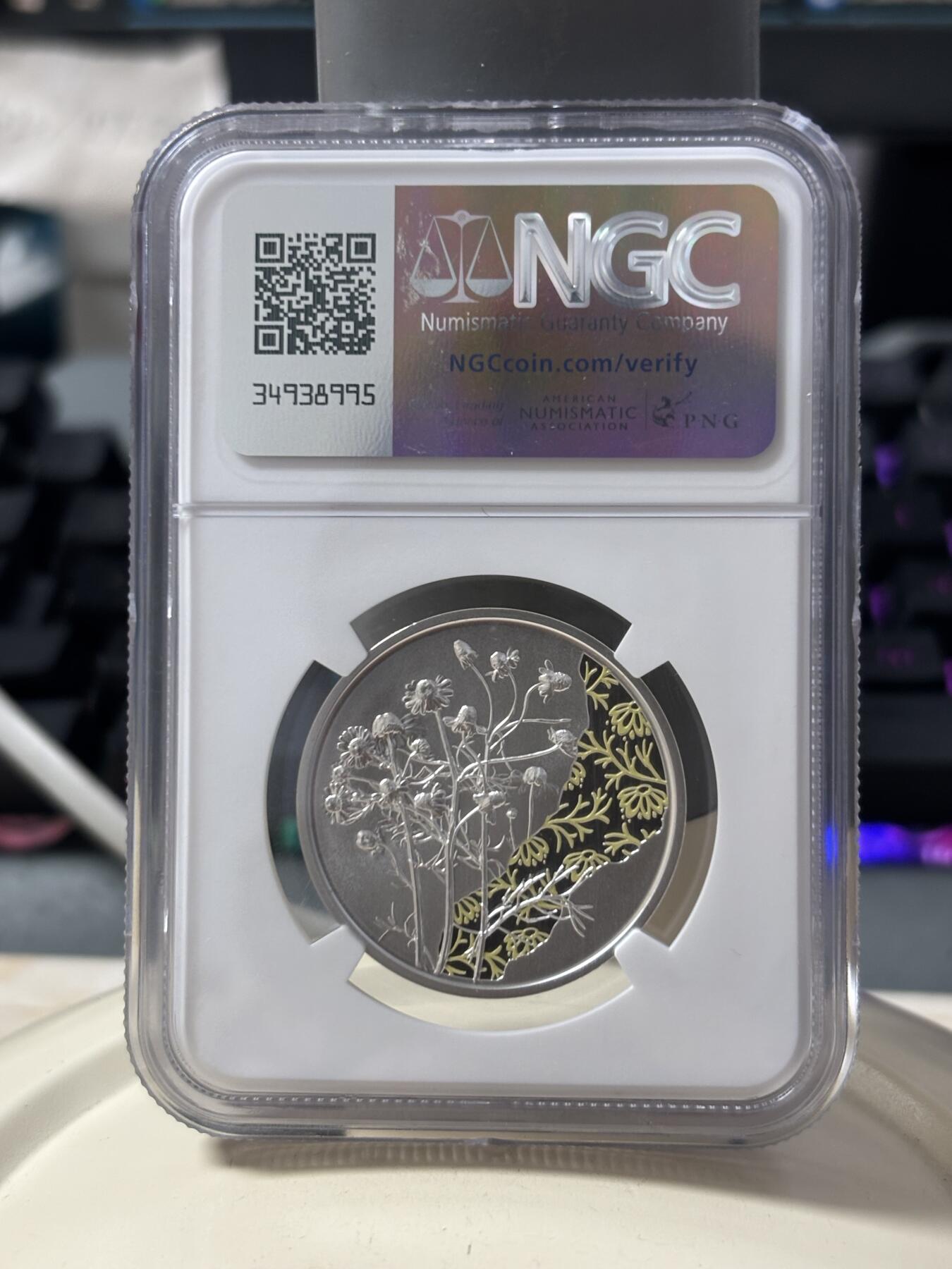 第186期拍卖 奥地利2023年花语系列洋甘菊1/2盎司纪念银币NGC-PF69首无原盒证书，925银，发行30000枚