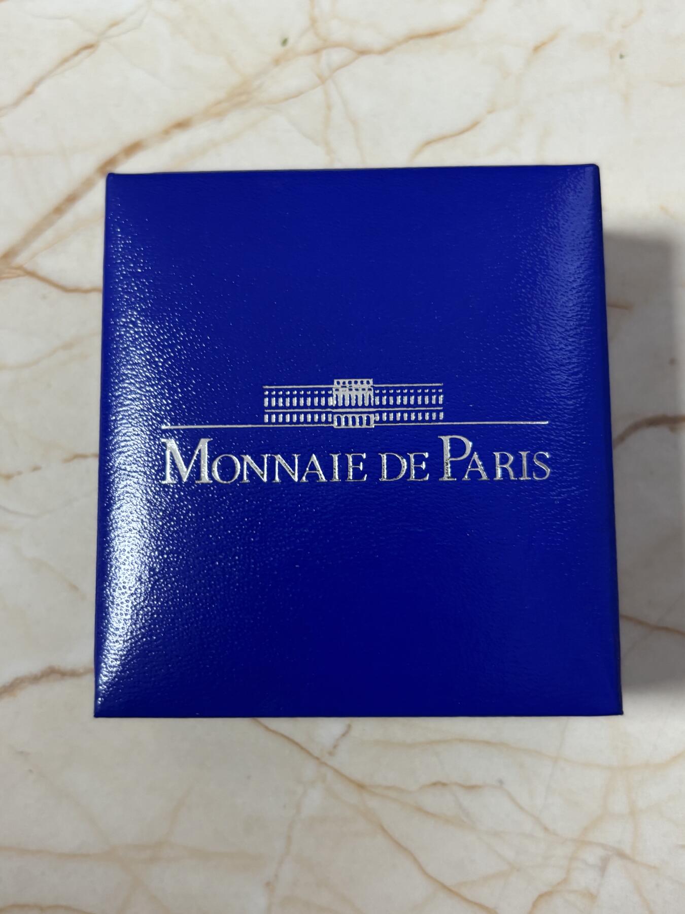 第186期拍卖 法国2005年儒勒 凡尔纳环游地球系列2精制纪念银币，900银，22.2克，发行5000枚，有氧化