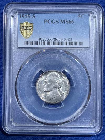 《竞宝斋》第448场 周日，周一，2场连拍 （全场包邮） - PCGS MS66 美国 1945S 5美分 该版本为战时铸造 含银版，仅1942-1945战时版含银 适合入手  背后盒子有裂