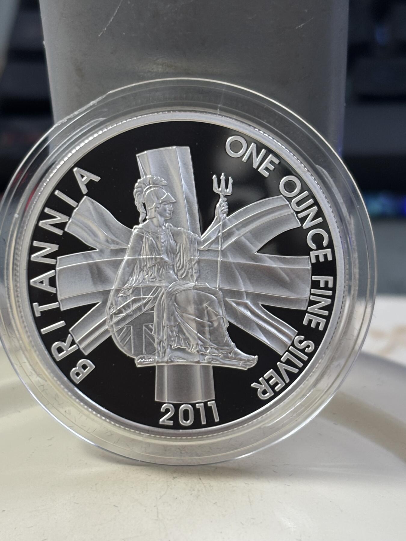 第186期拍卖 英国2011年不列颠女神系列精制纪念银币4枚全套，958银，32.45克/16.22克/8.11克/3.24克，有氧化