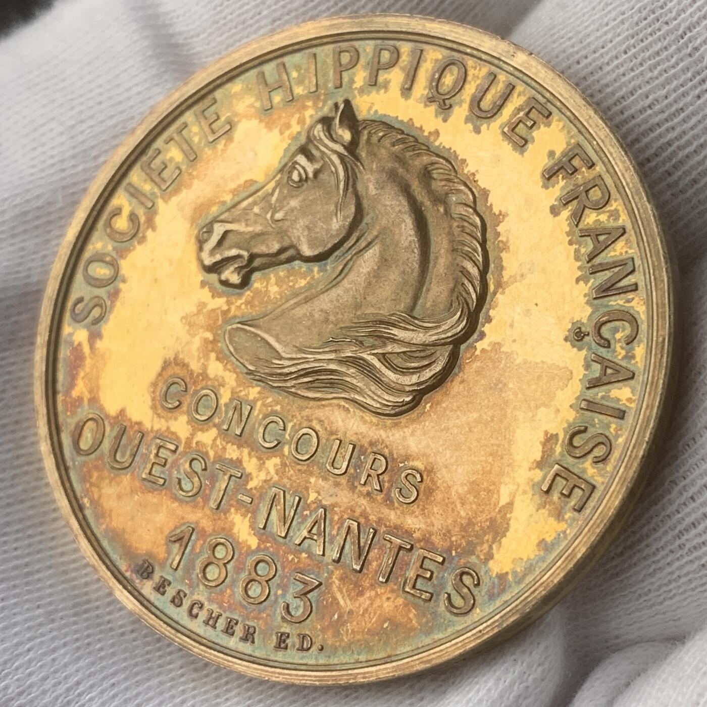 掌中浮雕-藏着的欧洲第046场 1883年法国南特马术比赛镀金银章，42mm，36.8g