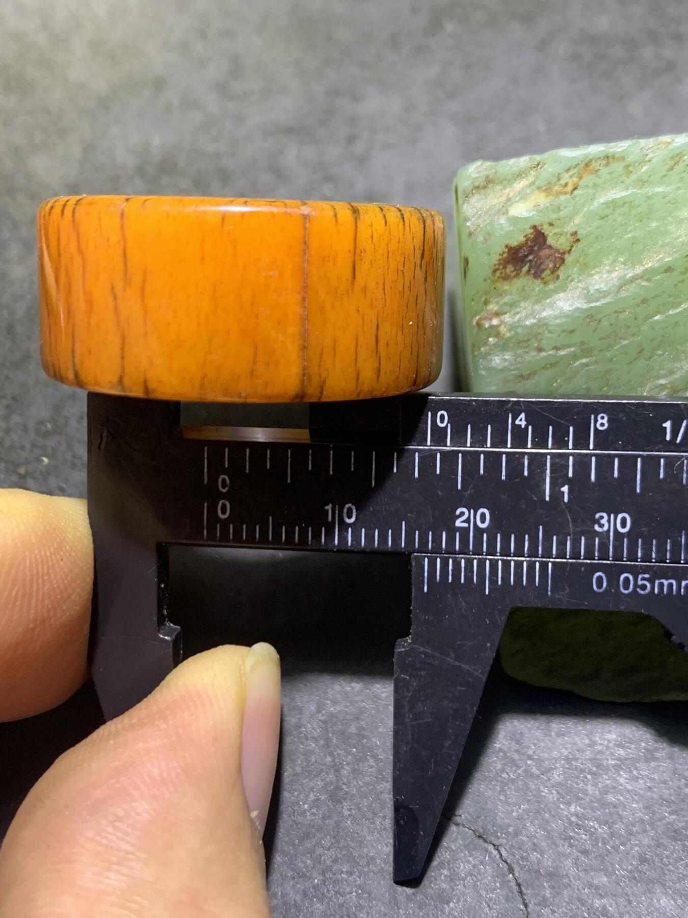 精美骨圈一个，