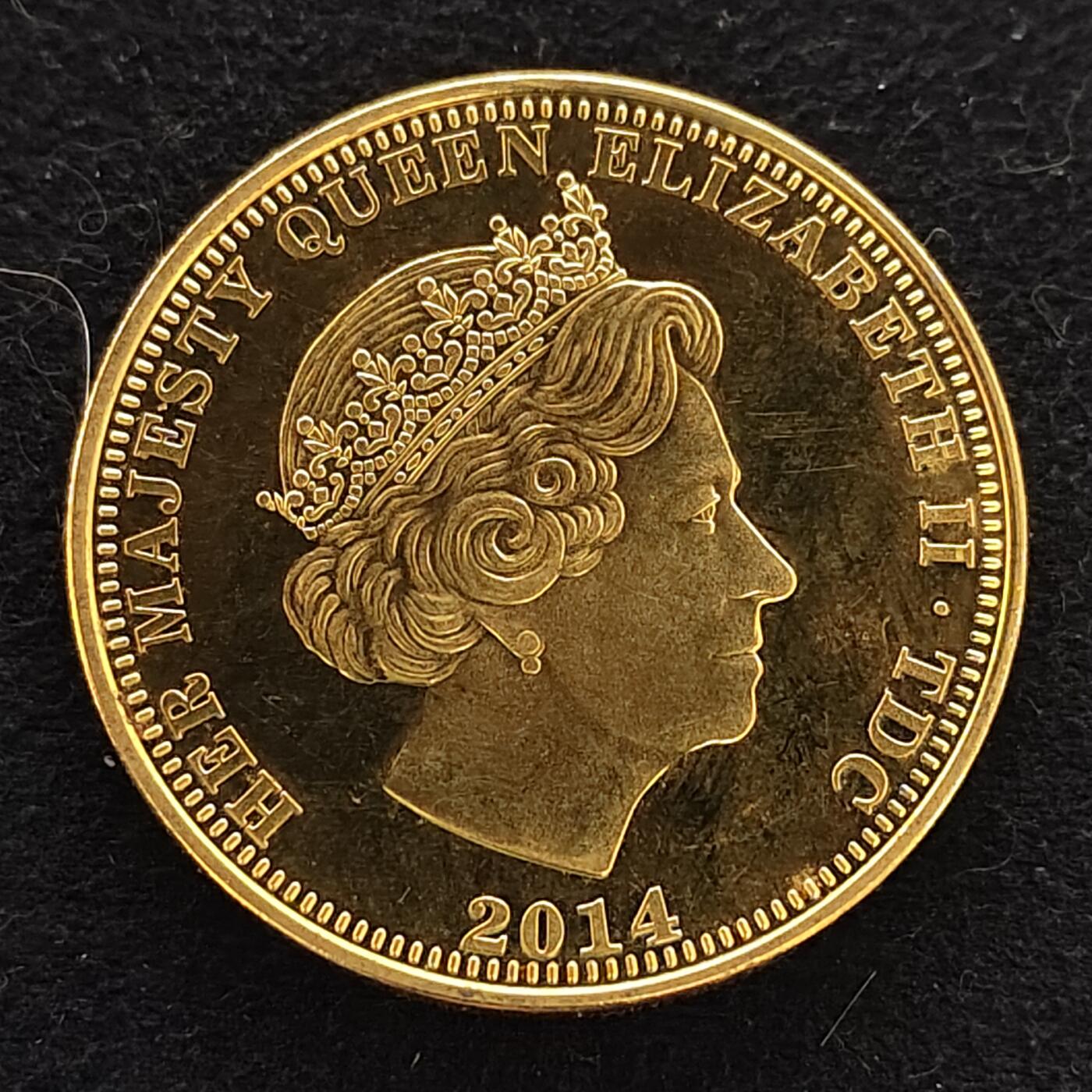 【全场包邮】纯粹捡漏拍486场（免费代拍第23场） 英属特里斯坦和达库尼亚2014年1克朗英国孤独英雄纪念碑彩色镀金克朗型尽纪念币