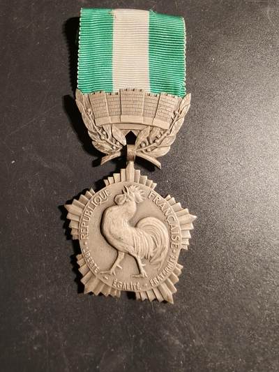 老王徽章第170期 - 法国银级地方嘉奖奖章    950银    30.6g