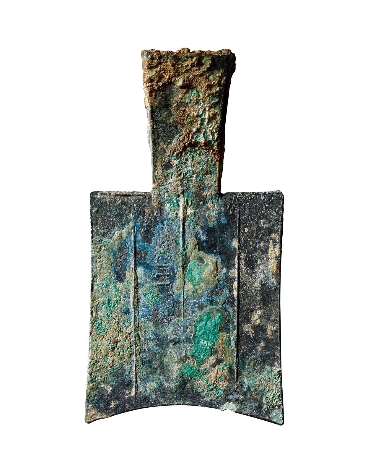 中贸圣佳2025年秋季拍卖会 争辉 中国历代古钱 春秋·王畿 “三”大型平肩弧裆空首布 96.2mm