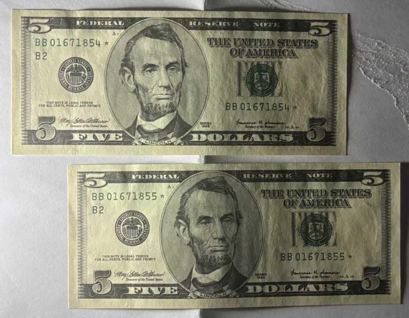 《外钞收藏家》第五百九十四期（畅拍场）（本平台长期征集拍品、欢迎藏友们联系合作） 1999年 大头版 5美元 首发年份 BB冠号 星补号 5张连号 实物图