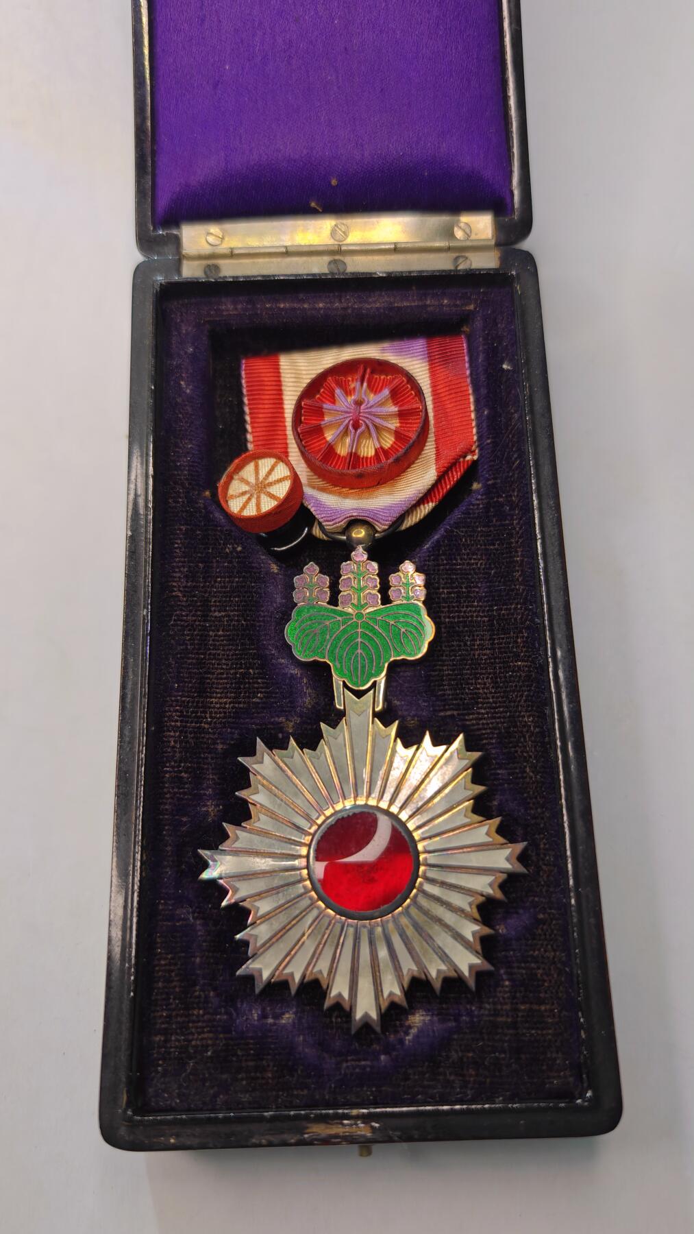 东亚勋章徽章主题拍卖4 勋四等旭日小绶章