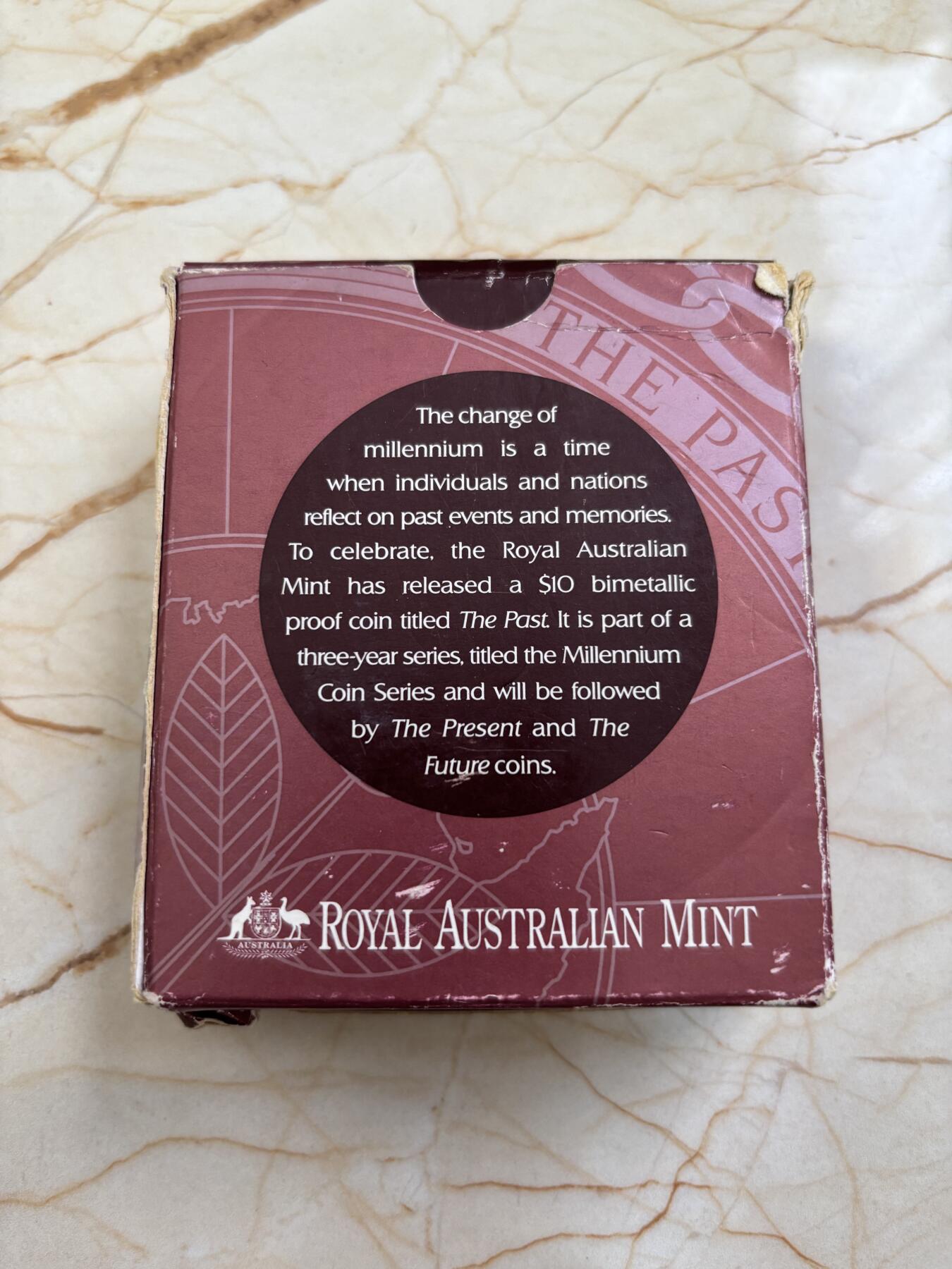 第185期拍卖 澳大利亚1999年10元精制双金属银币 千禧年系列-过去 内芯铜 外圈999银 33.6克 发行量：2万 盒证全