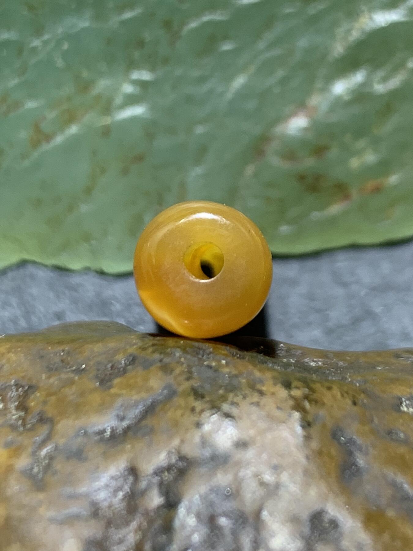 黄冻料战国红玛瑙通货直桶，桶珠一颗！