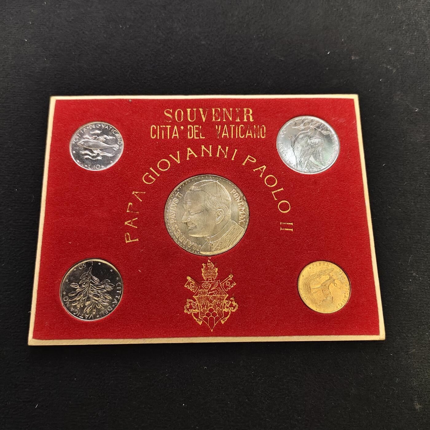 【全场包邮】纯粹捡漏拍486场（免费代拍第23场） 梵蒂冈各年份4枚+纪念章卡装套币