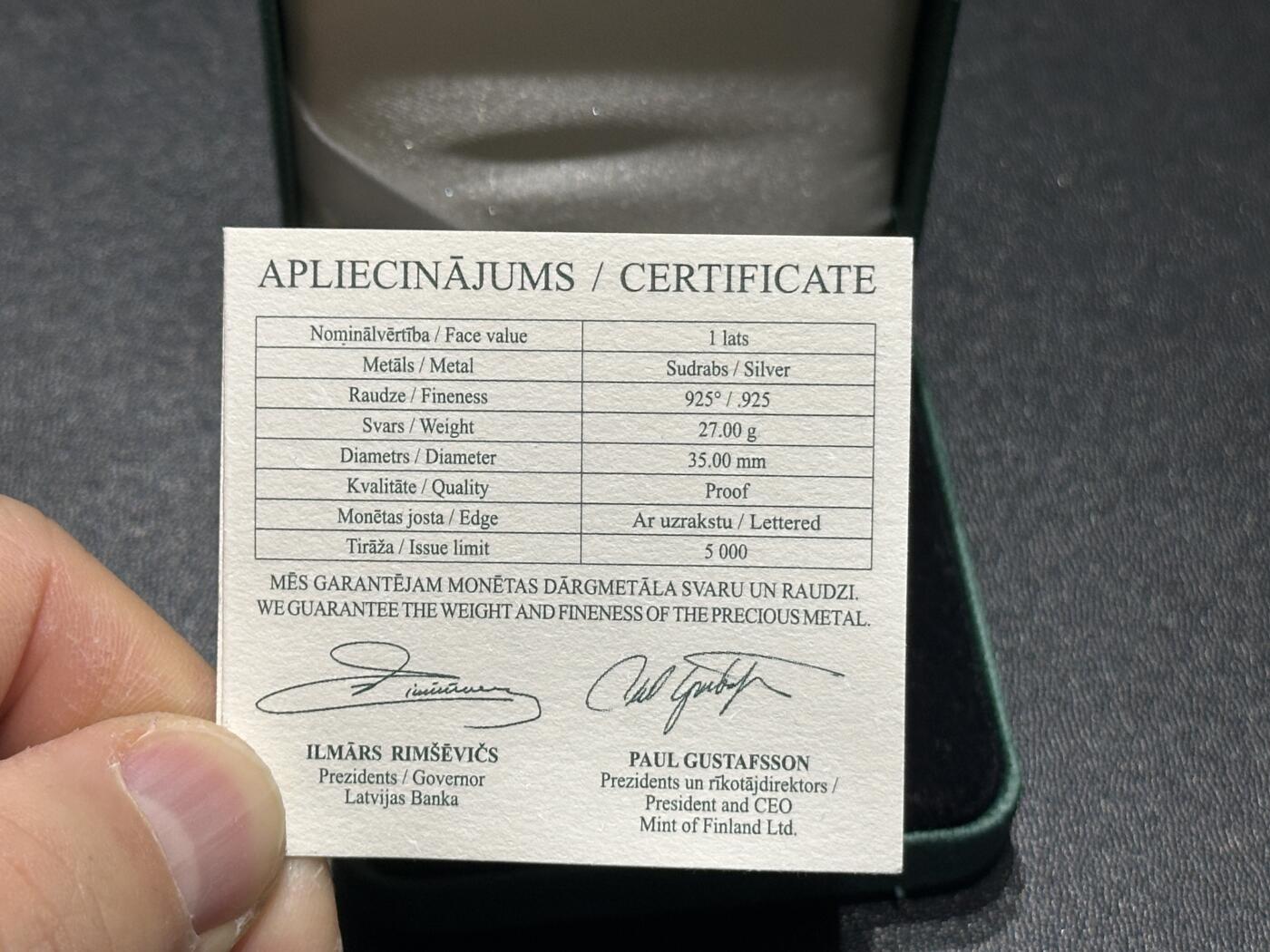 《外钞收藏家》第五百九十四期（畅拍场）（本平台长期征集拍品、欢迎藏友们联系合作） 拉脱维亚 1995年 1拉特 里加动物园百年纪念 大银币，有盒 有证书