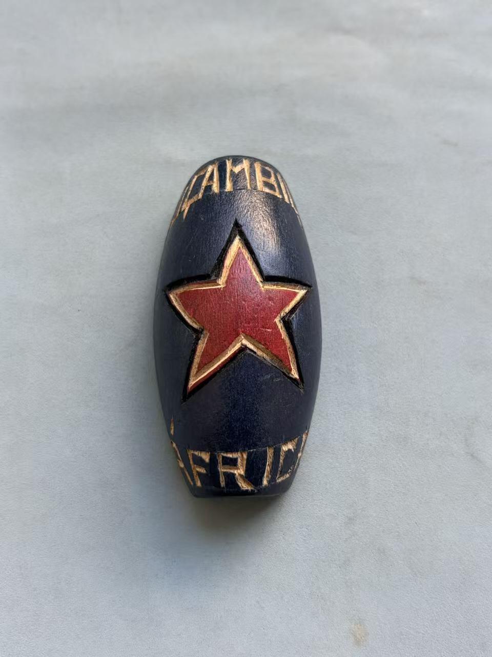 盛世勋华——号角文化勋章邮票专场拍卖第294期 莫桑比克木制纪念品