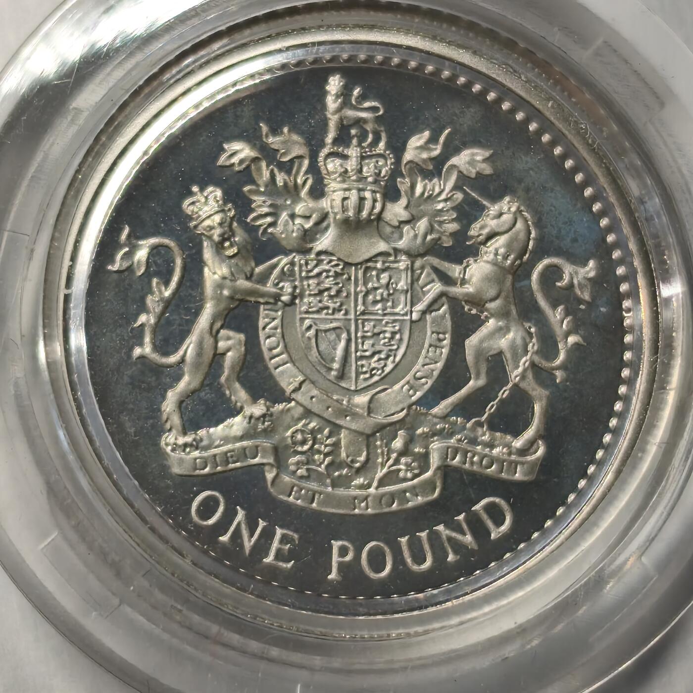 老蟹的宝藏🏴‍☠️ V 英国1983年1镑银币