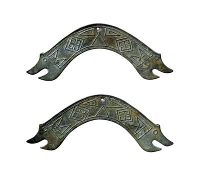 中贸圣佳2025年秋季拍卖会 争辉 中国历代古钱 - 春秋—战国 双面虎头规矩纹铜璜 100.5*1.6mm