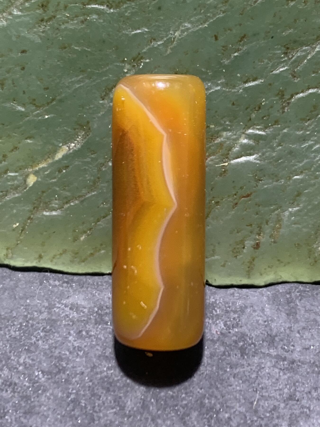 黄冻料战国红玛瑙通货直桶，桶珠一颗！