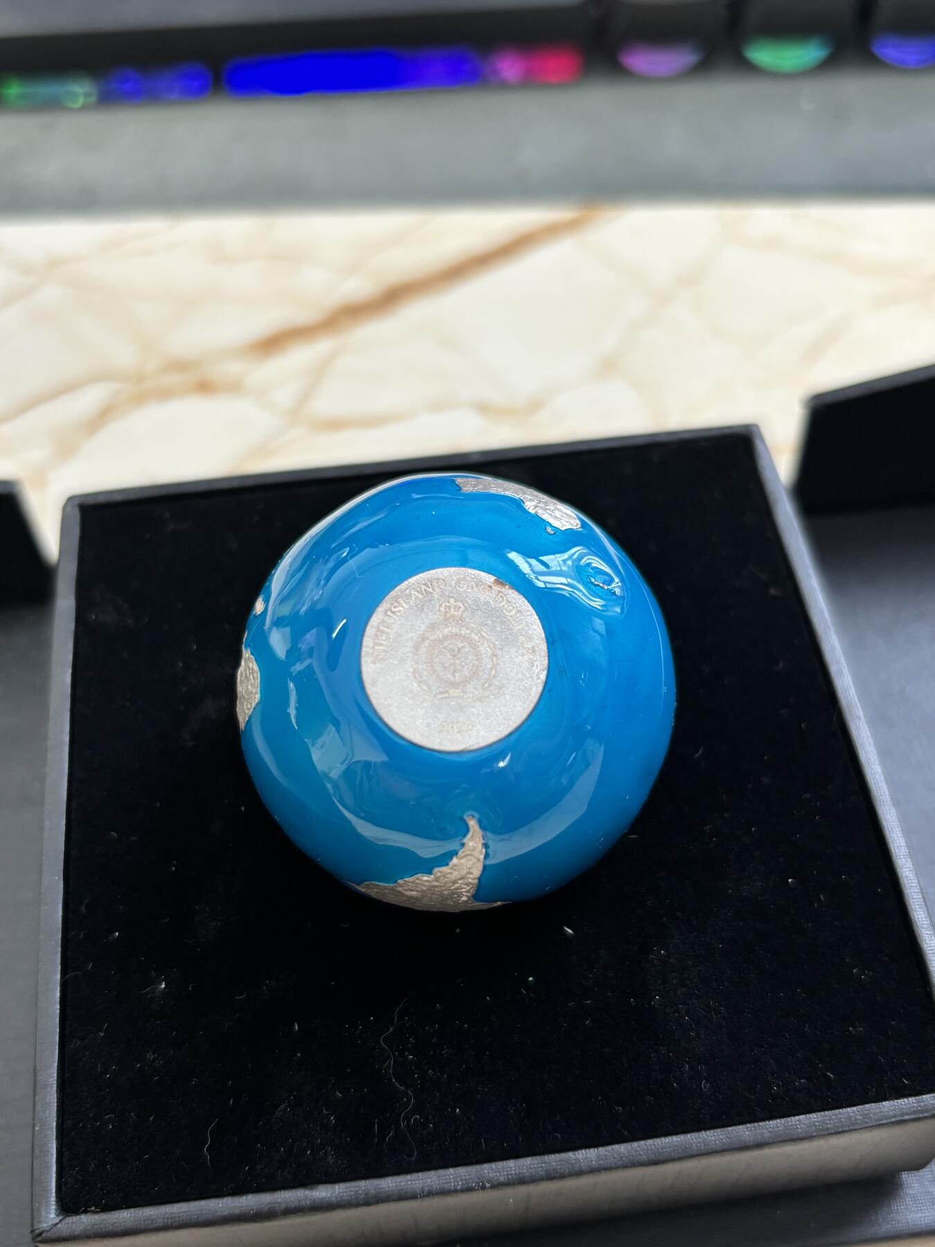 第185期拍卖 纽埃2023年1元彩色精制球形银币 我们行星地球 发行量：888 40克999银 无外纸套