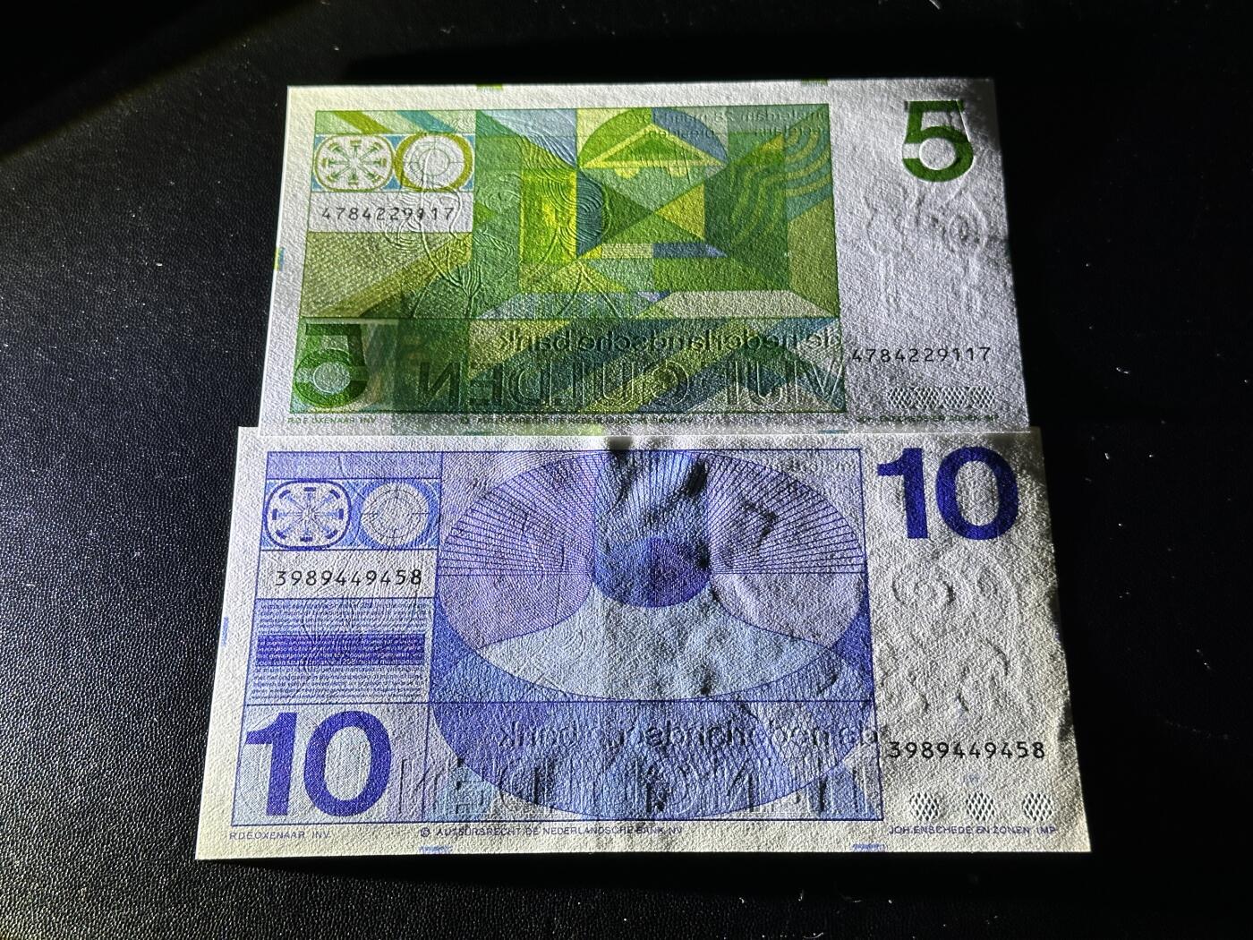 《外钞收藏家》第五百九十四期（畅拍场）（本平台长期征集拍品、欢迎藏友们联系合作） 荷兰人像版5盾全新+10盾UNC-（边泛黄）