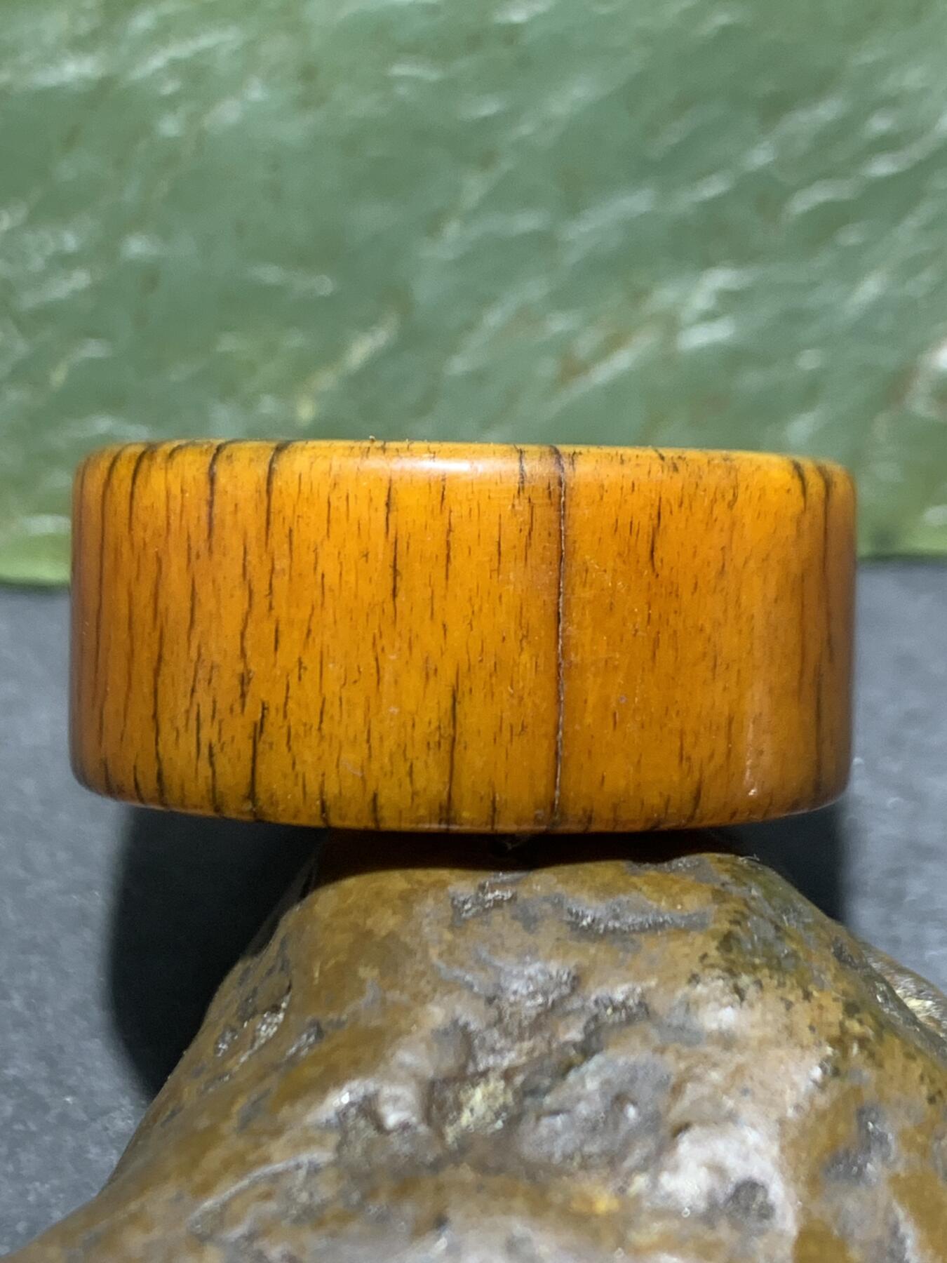 精美骨圈一个，