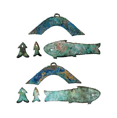 中贸圣佳2025年秋季拍卖会 争辉 中国历代古钱 - 春秋—战国 单面三角回型纹铜璜、铜鱼（3枚）一组四枚 尺寸不一