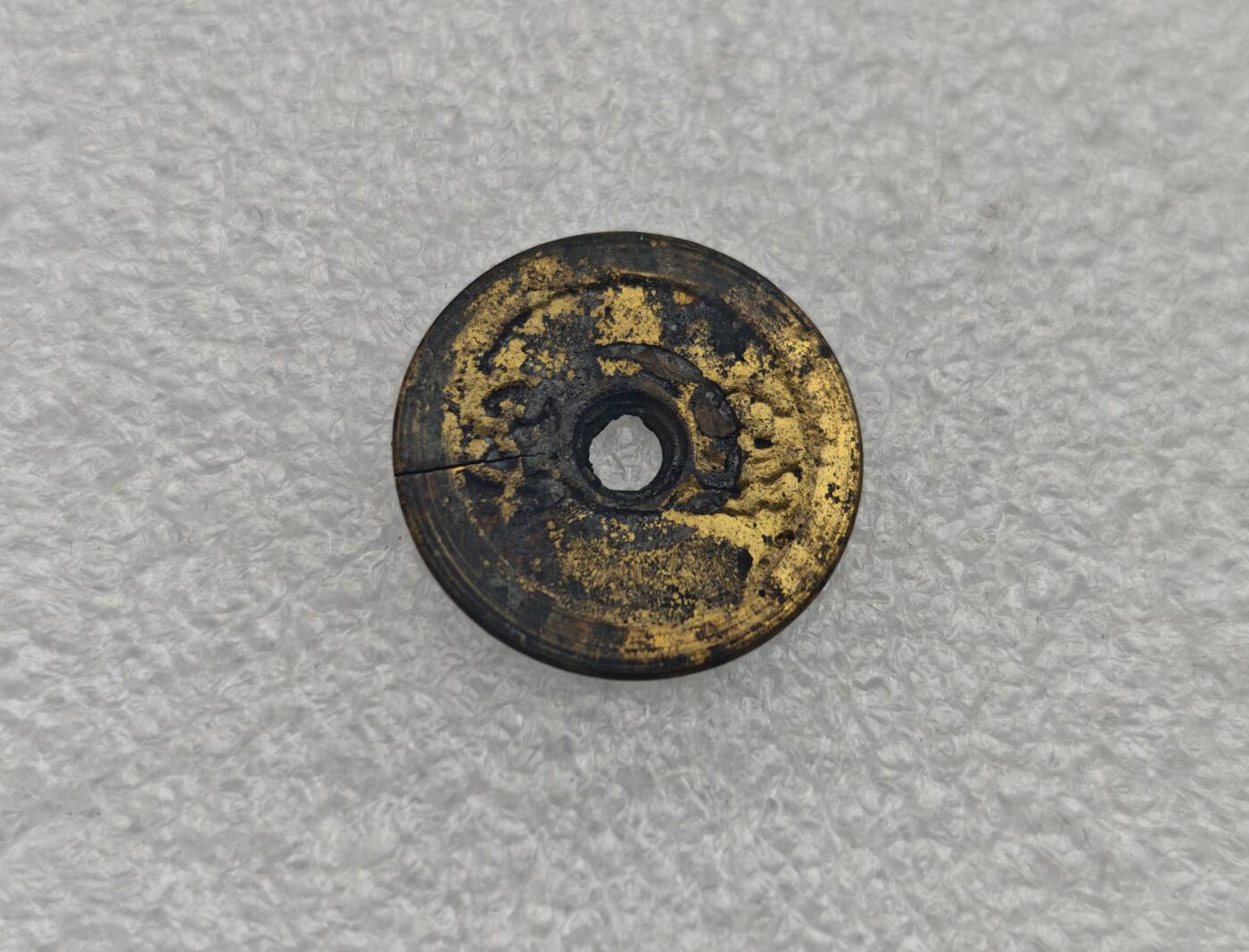 瓶子🏺第221期拍卖会  印尼早期巴厘文钱  庙宇祈福钱  此枚镀金被香火烧过