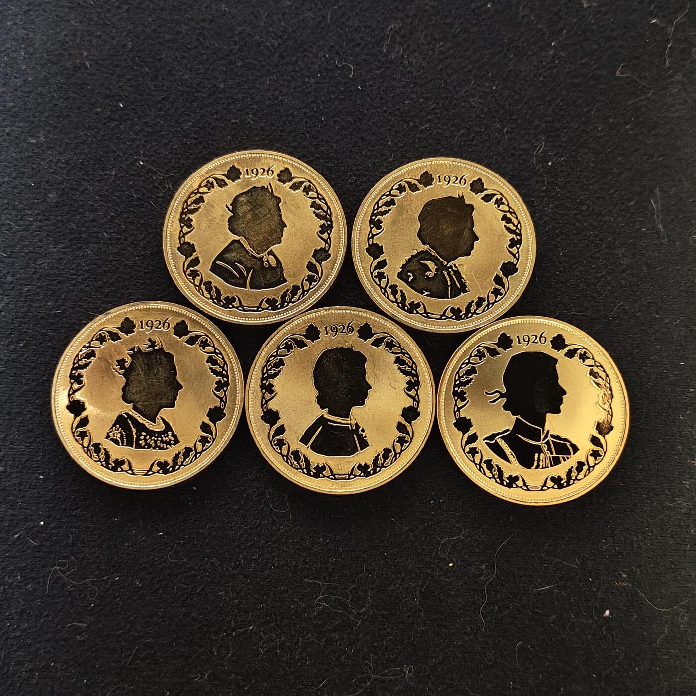 【全场包邮】纯粹捡漏拍489场（免费代拍第26场） 直布罗陀2021年1克朗伊丽莎白二世女王95岁大寿女王剪影镀金精制克朗型纪念币5枚全套