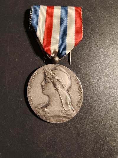 老王徽章第170期 - 法国公共劳动部劳动荣誉奖章    少见贵金属950银材质    大师罗蒂作品   自由帽玛丽安娜     17.1g