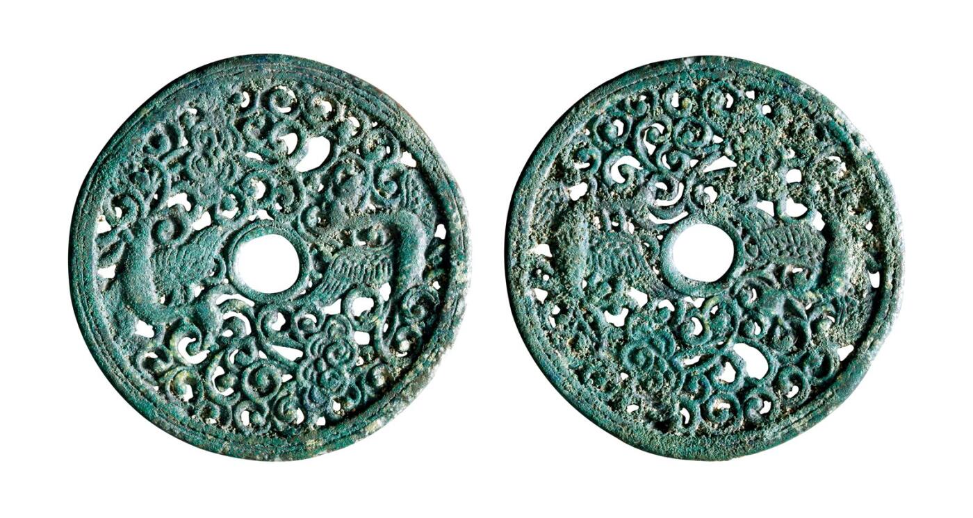 中贸圣佳2025年秋季拍卖会 争辉 中国历代古钱 宋·大理国铸 双凤镂空花钱，稀见 58.5*3.1mm