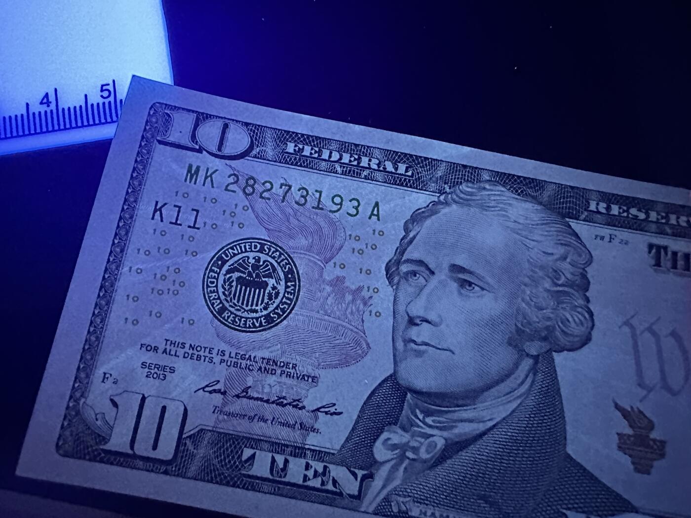 《外钞收藏家》第五百九十四期（畅拍场）（本平台长期征集拍品、欢迎藏友们联系合作） 港澳币、四版、美元（10美元极轻微荧光反应）、欧元18张一起 全新UNC