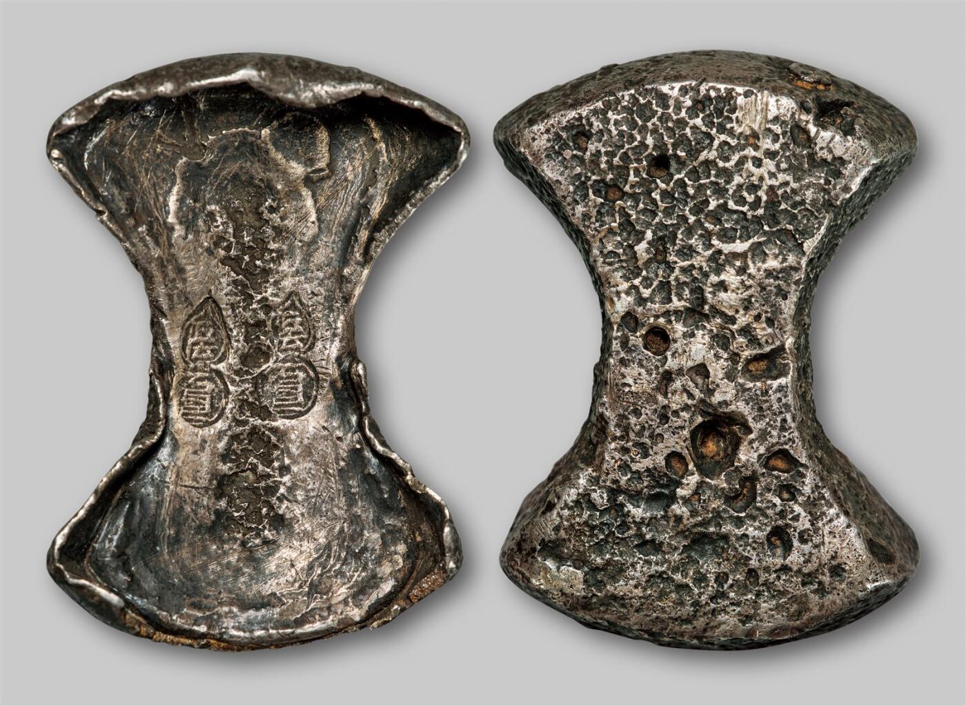 中贸圣佳2025年秋季拍卖会 众妙 元 八思巴文“元宝· 元宝”四两银锭